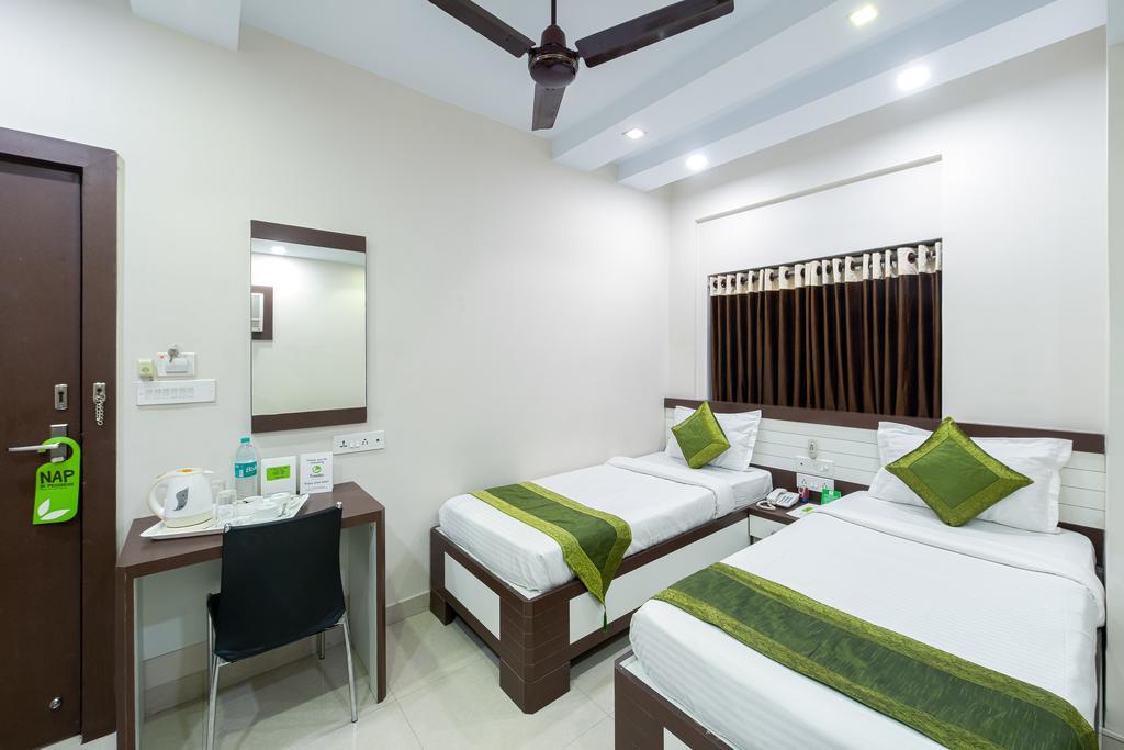 Treebo Trip Jai Ambe Maa Hotel Kolkata Bagian luar foto